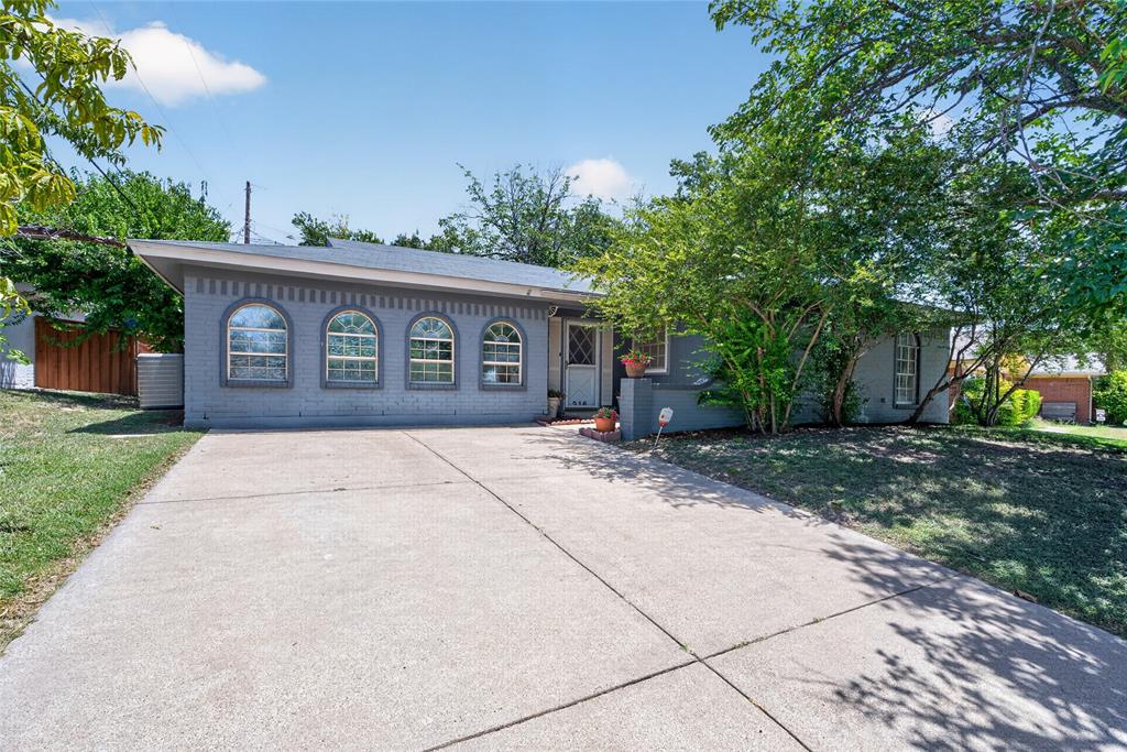 216 Rolling Hills Drive Property Photo 1