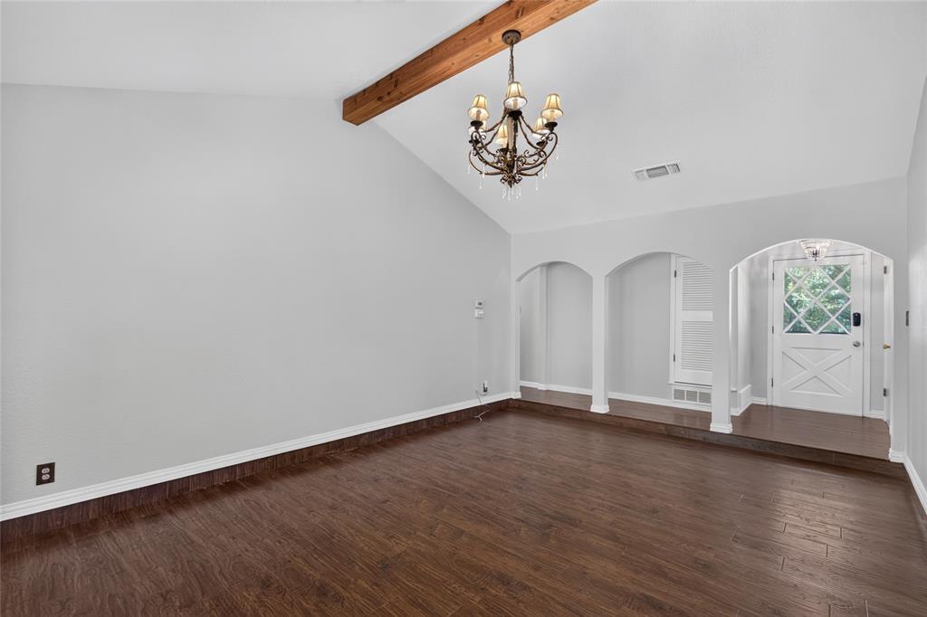 216 Rolling Hills Drive Property Photo 5