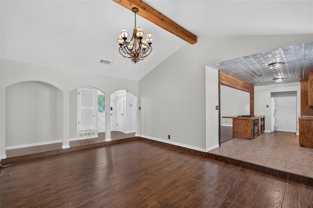 216 Rolling Hills Drive Property Photo 6