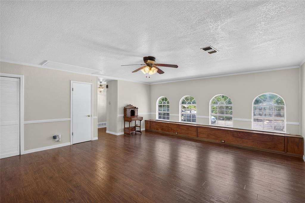 216 Rolling Hills Drive Property Photo 8