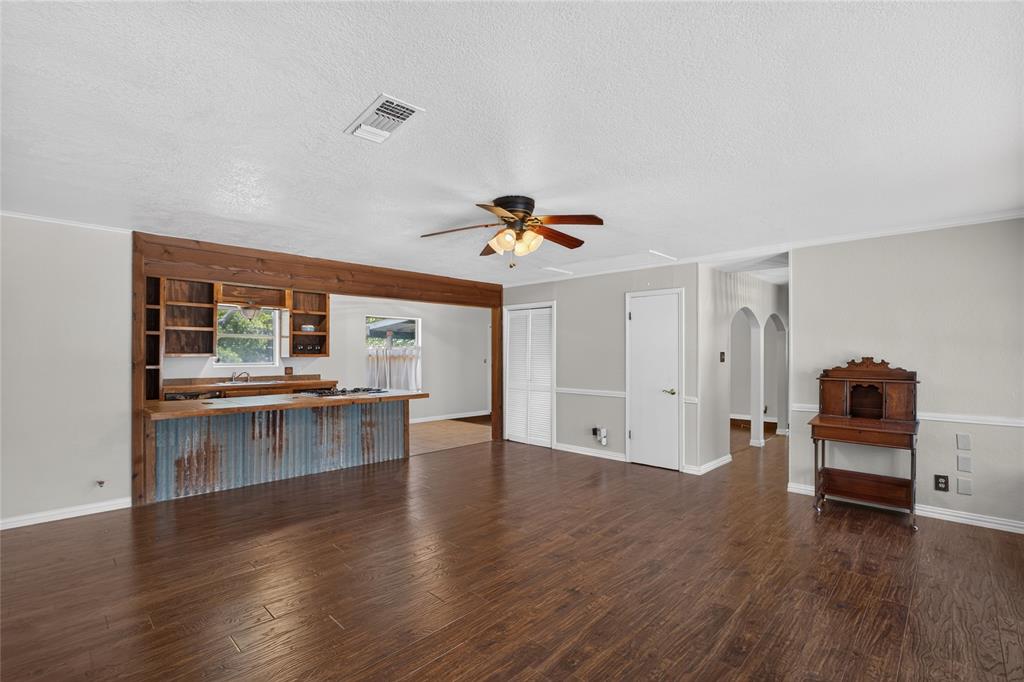 216 Rolling Hills Drive Property Photo 9