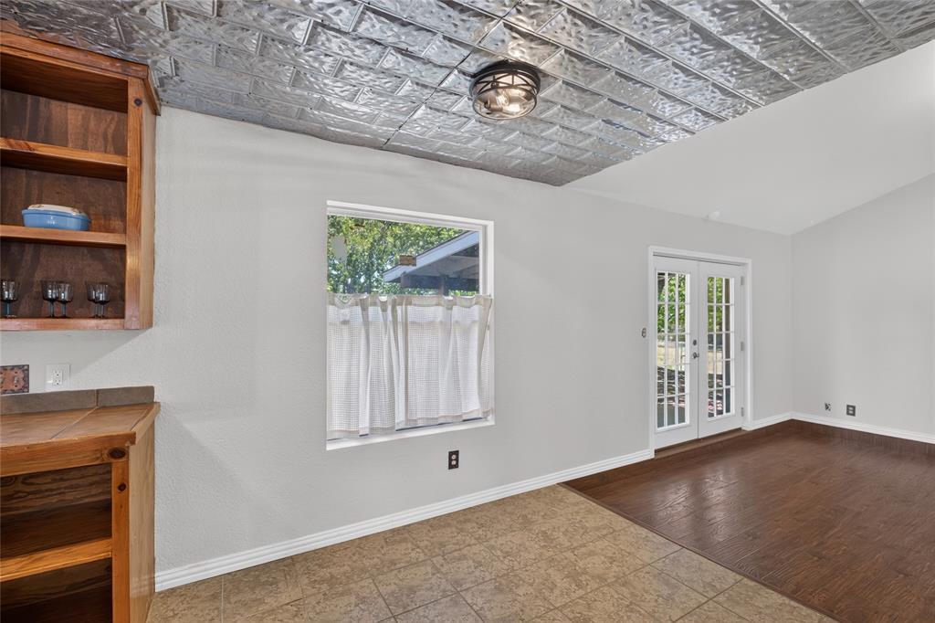 216 Rolling Hills Drive Property Photo 11