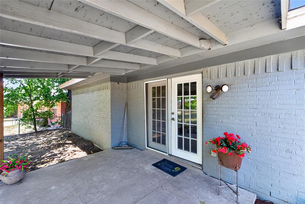 216 Rolling Hills Drive Property Photo 22