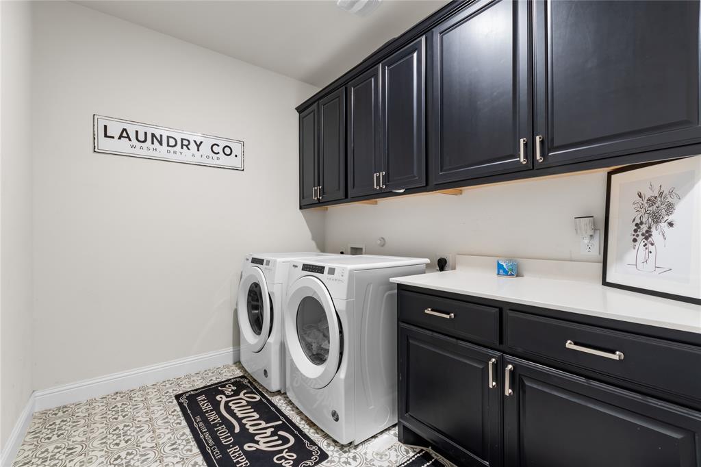 2625 Loudon Street Property Photo 17