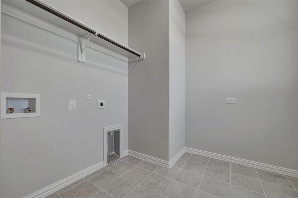 146 Aurora Avenue Property Photo 28