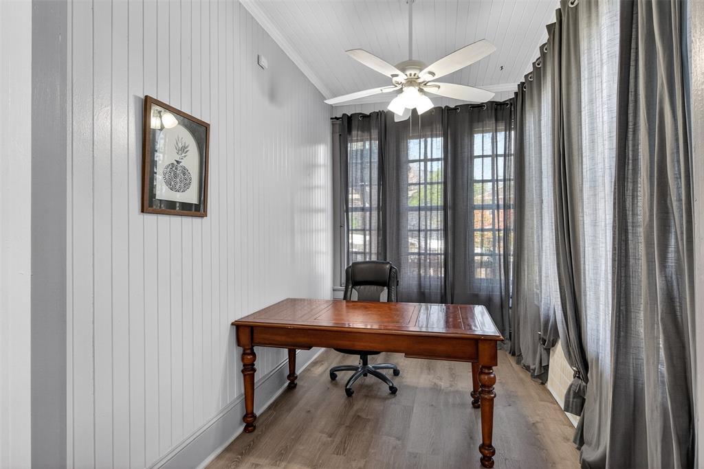 1038 College Street Property Photo 17