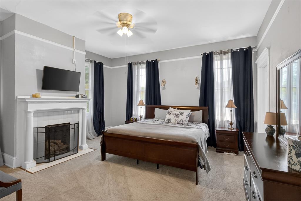 1038 College Street Property Photo 21