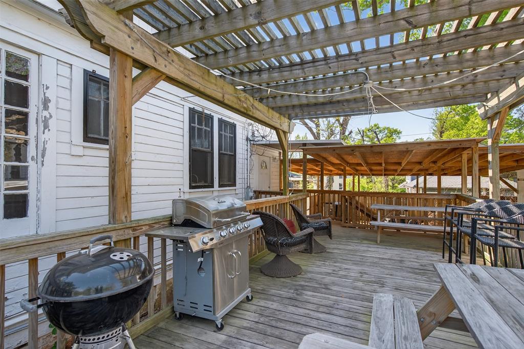 1038 College Street Property Photo 26