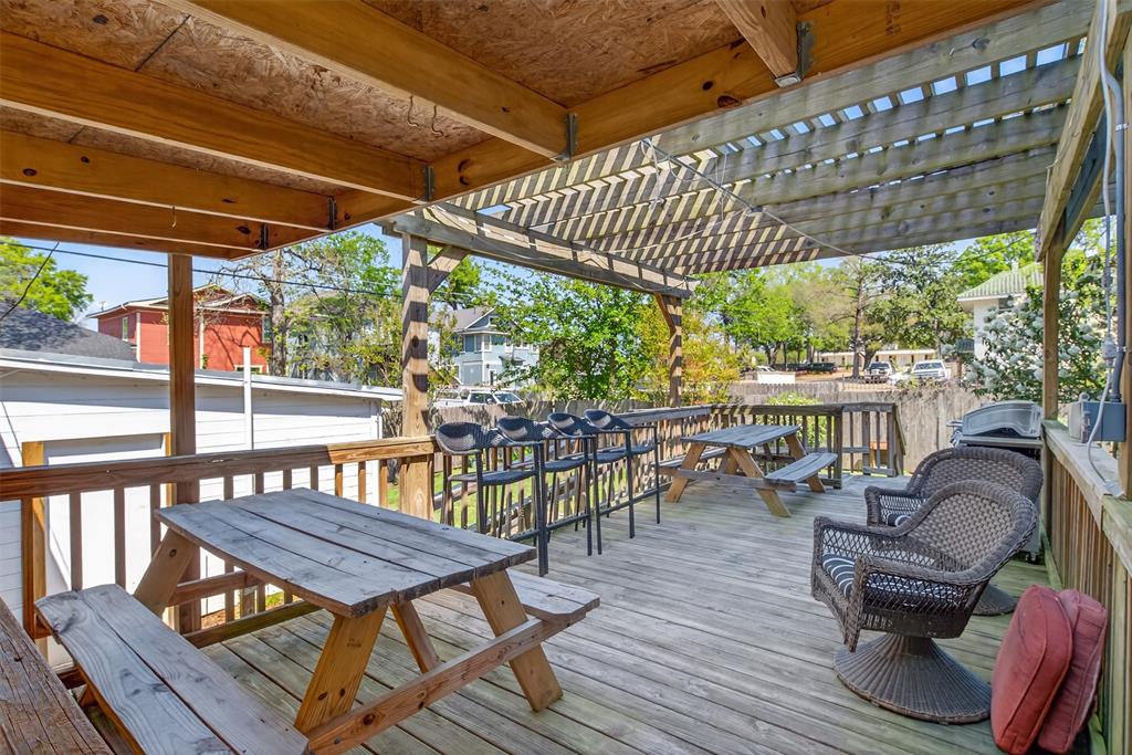 1038 College Street Property Photo 27