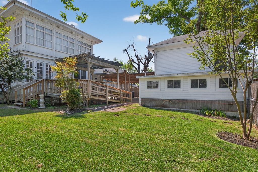 1038 College Street Property Photo 29