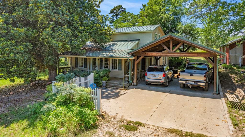12250 County Road 3513 Property Photo 9