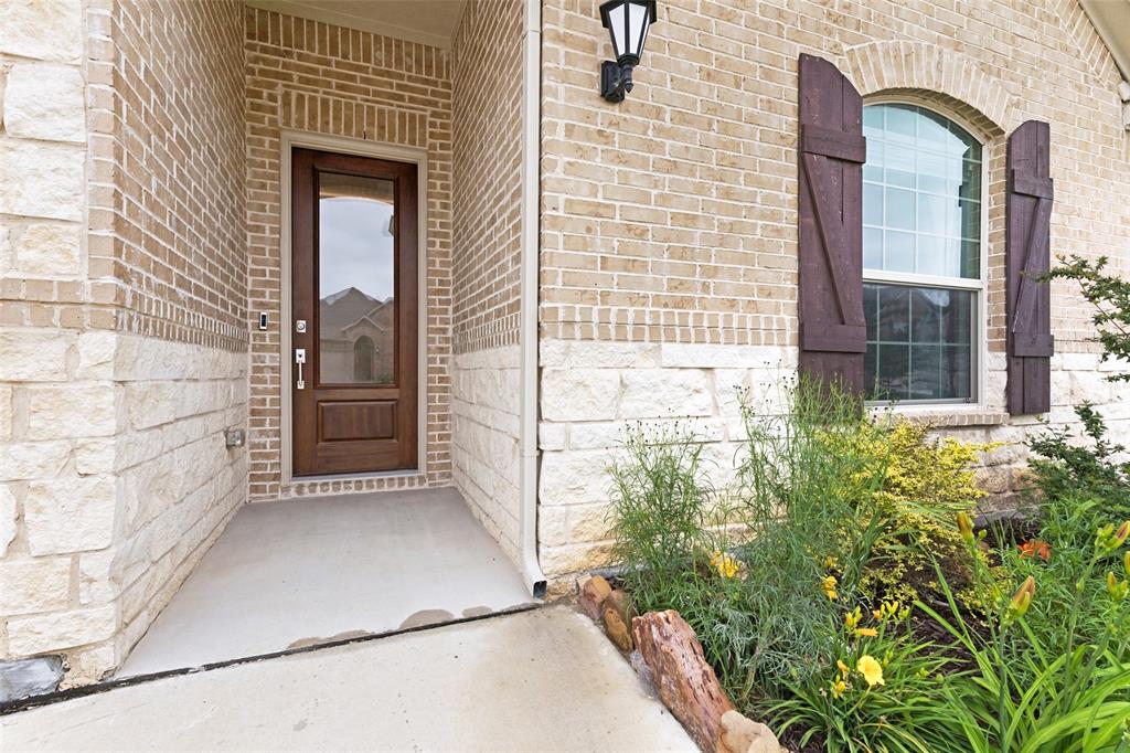 1153 Canuela Way Property Photo 3