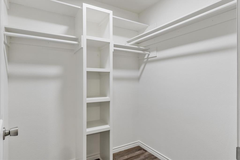 1015 W Park Drive Property Photo 13