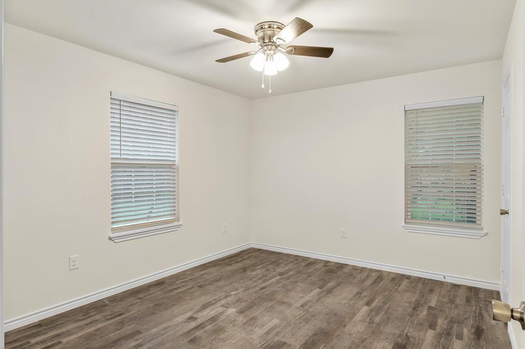 1015 W Park Drive Property Photo 17