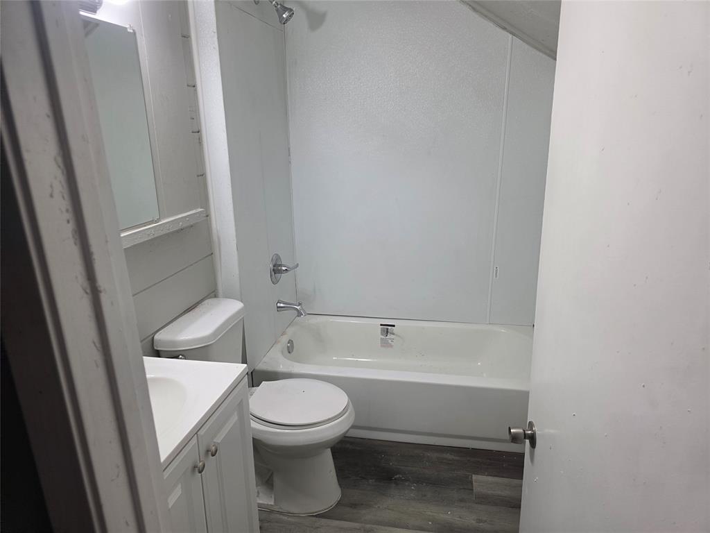 2523 Sanger Avenue Property Photo 6