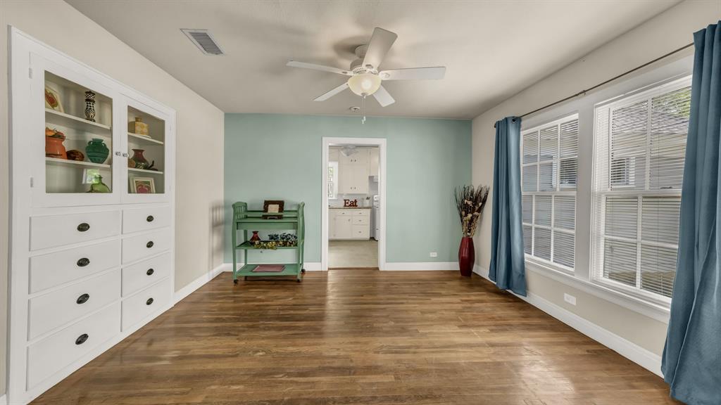1715 N Oak Avenue Property Photo 5