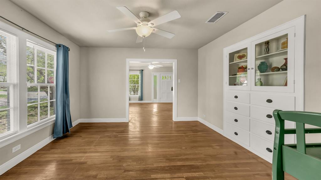 1715 N Oak Avenue Property Photo 6