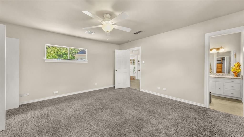 1715 N Oak Avenue Property Photo 7