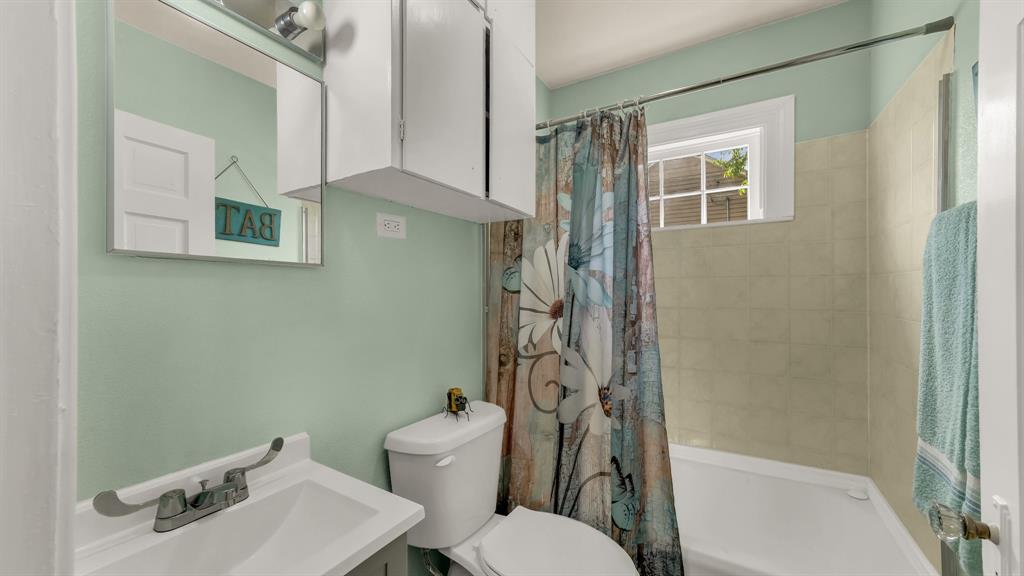 1715 N Oak Avenue Property Photo 18