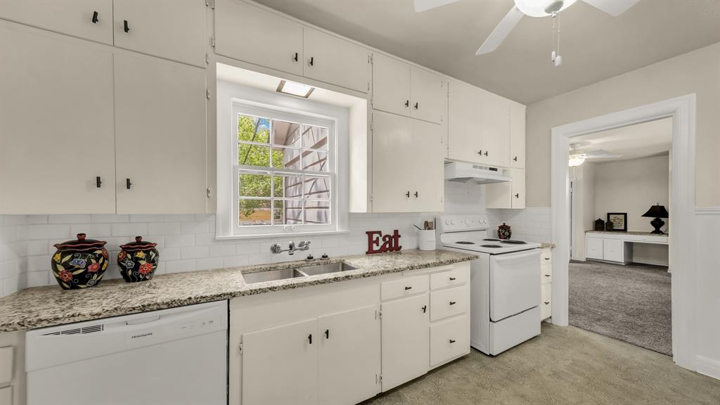 1715 N Oak Avenue Property Photo 21