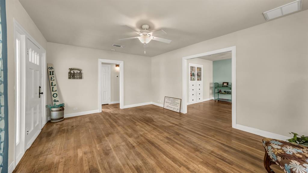 1715 N Oak Avenue Property Photo 25