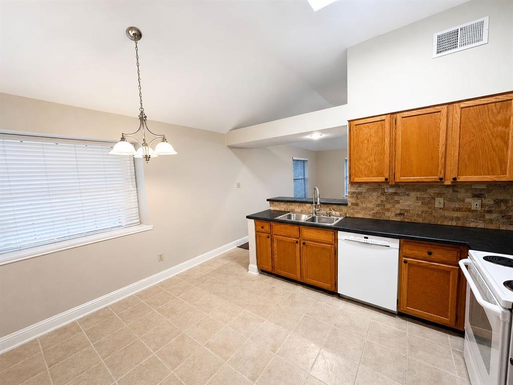 550 Lee Drive Property Photo 13