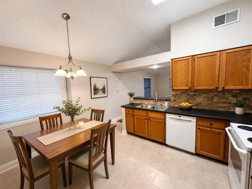 550 Lee Drive Property Photo 14