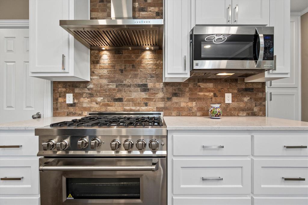 5401 Emerald Park Boulevard Property Photo 8