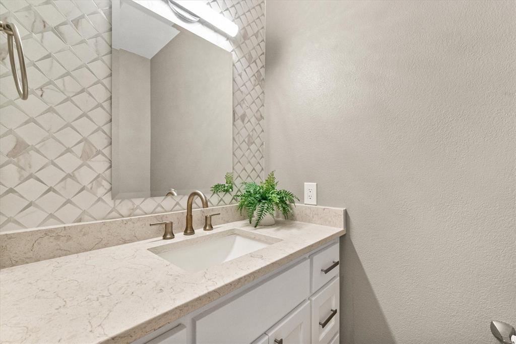 5401 Emerald Park Boulevard Property Photo 14