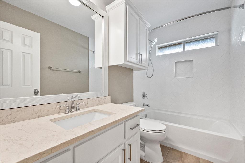 5401 Emerald Park Boulevard Property Photo 17