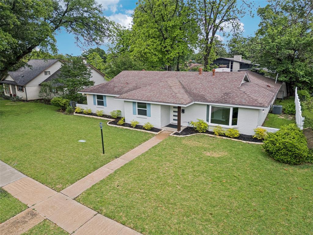 11336 Drummond Drive Property Photo 3