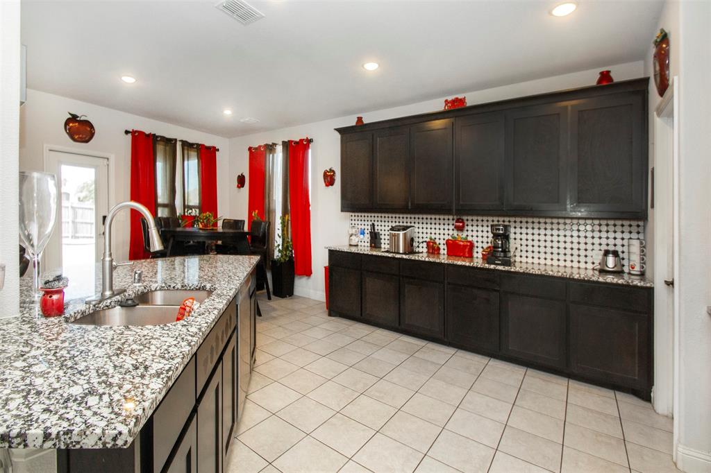 1097 Raptor Road Property Photo 4