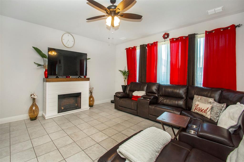 1097 Raptor Road Property Photo 9