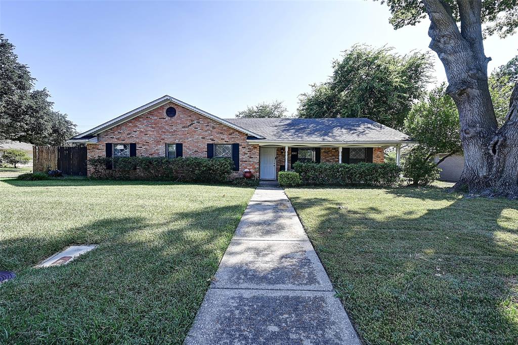 3262 Camelot Drive Property Photo 1