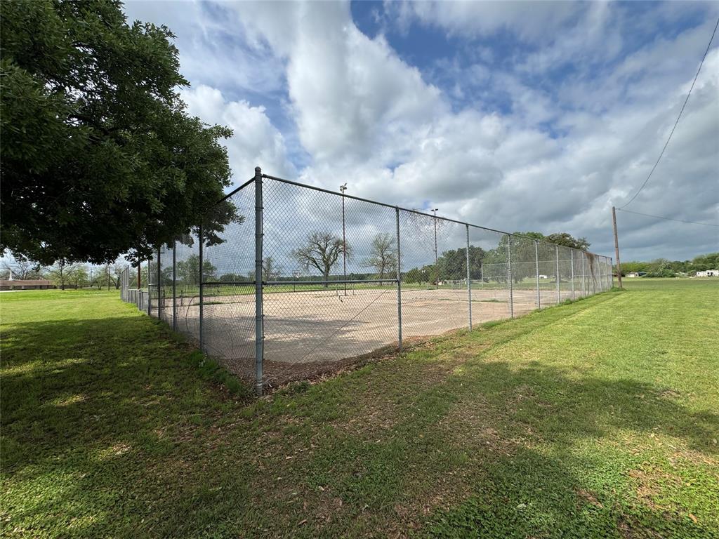 305 Lipan Property Photo 3