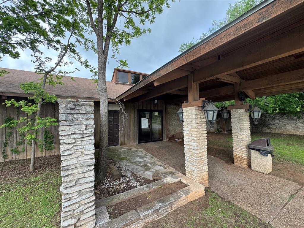 305 Lipan Property Photo 34