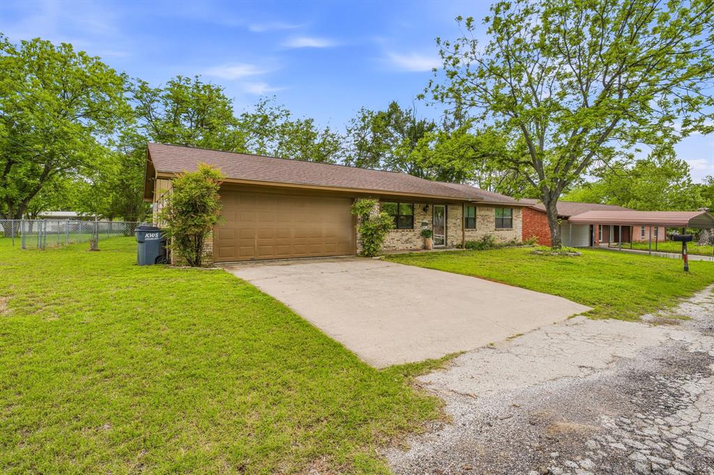 200 E Plum Avenue Property Photo 3