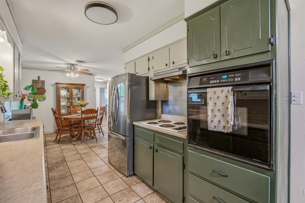 200 E Plum Avenue Property Photo 8