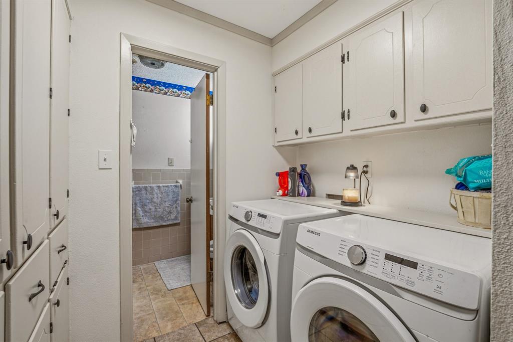 200 E Plum Avenue Property Photo 15