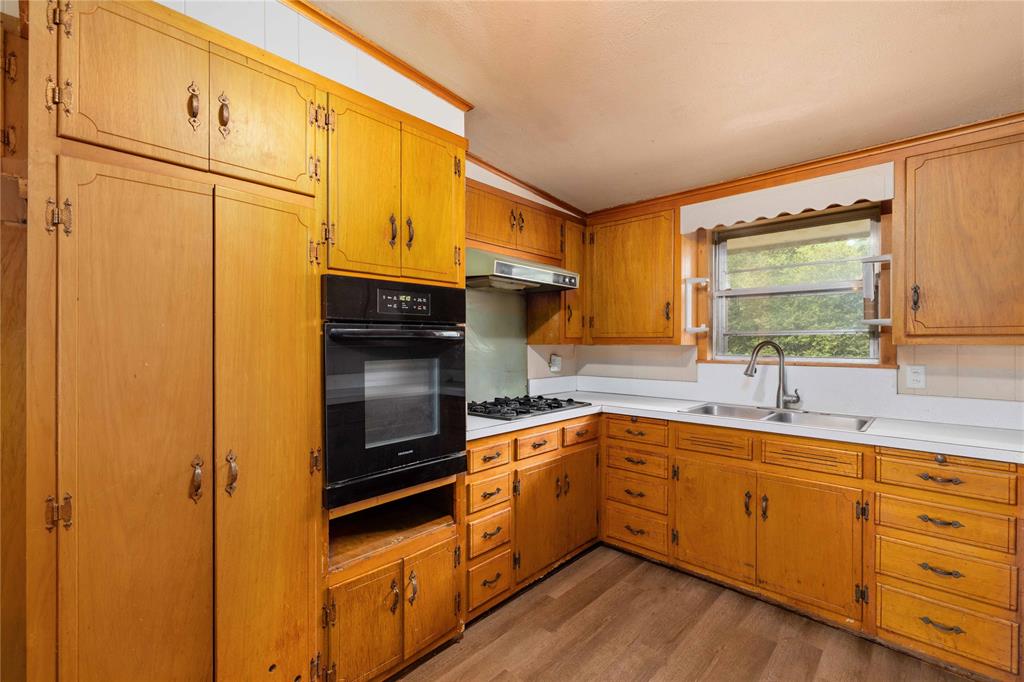 1025 S Us Highway 281 Property Photo 12