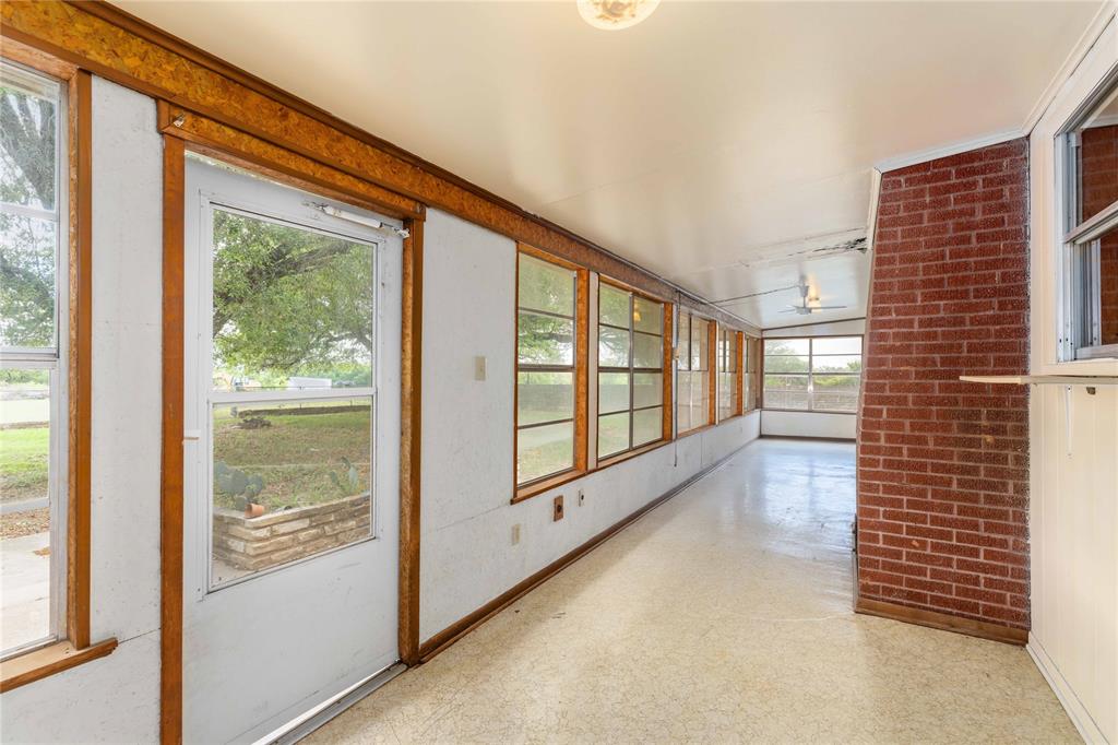 1025 S Us Highway 281 Property Photo 15