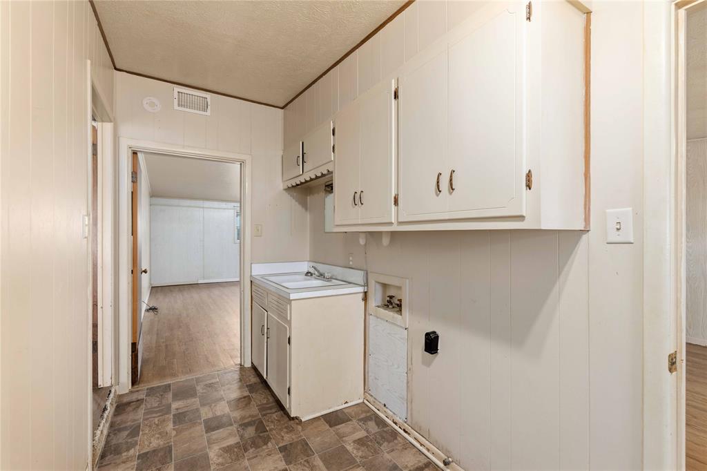 1025 S Us Highway 281 Property Photo 20