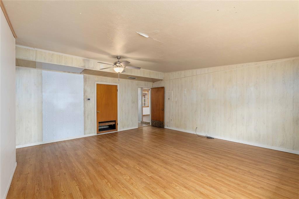 1025 S Us Highway 281 Property Photo 25