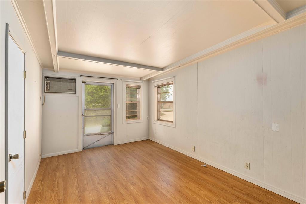 1025 S Us Highway 281 Property Photo 26