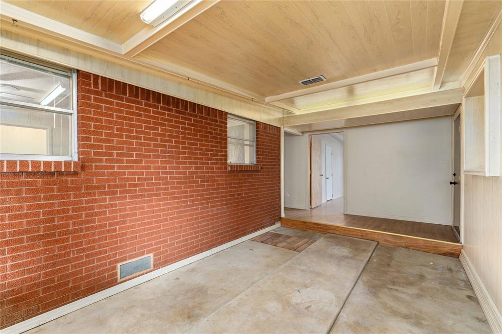 1025 S Us Highway 281 Property Photo 27