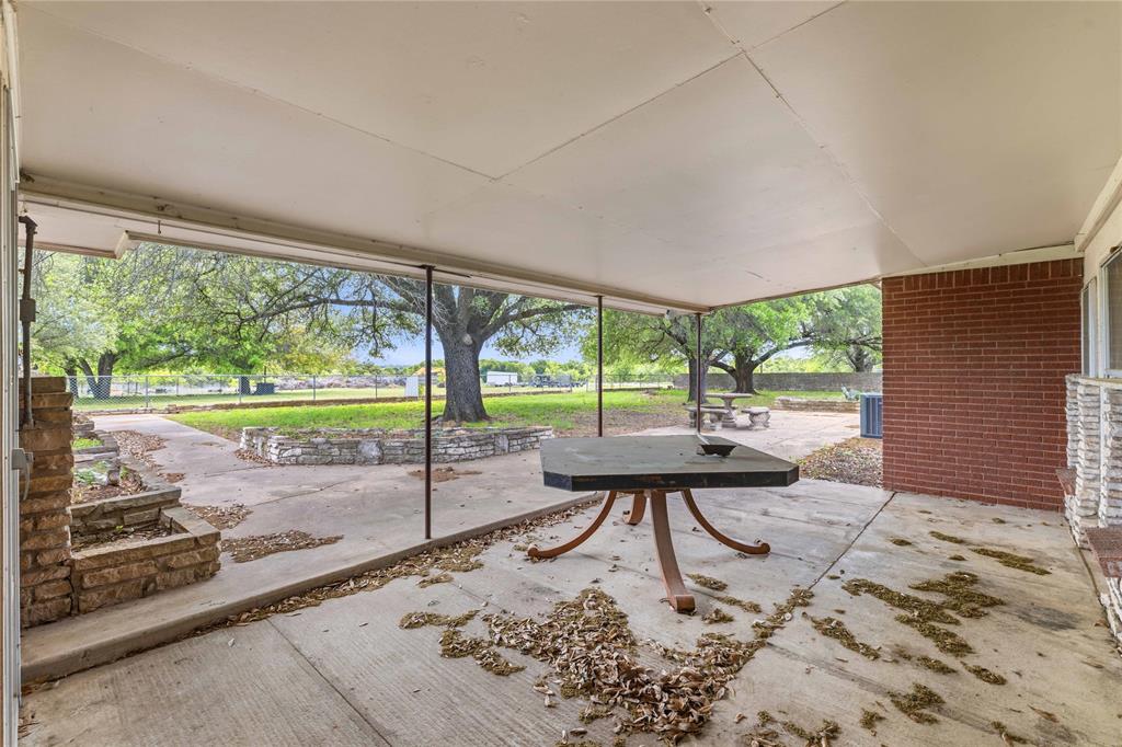 1025 S Us Highway 281 Property Photo 28