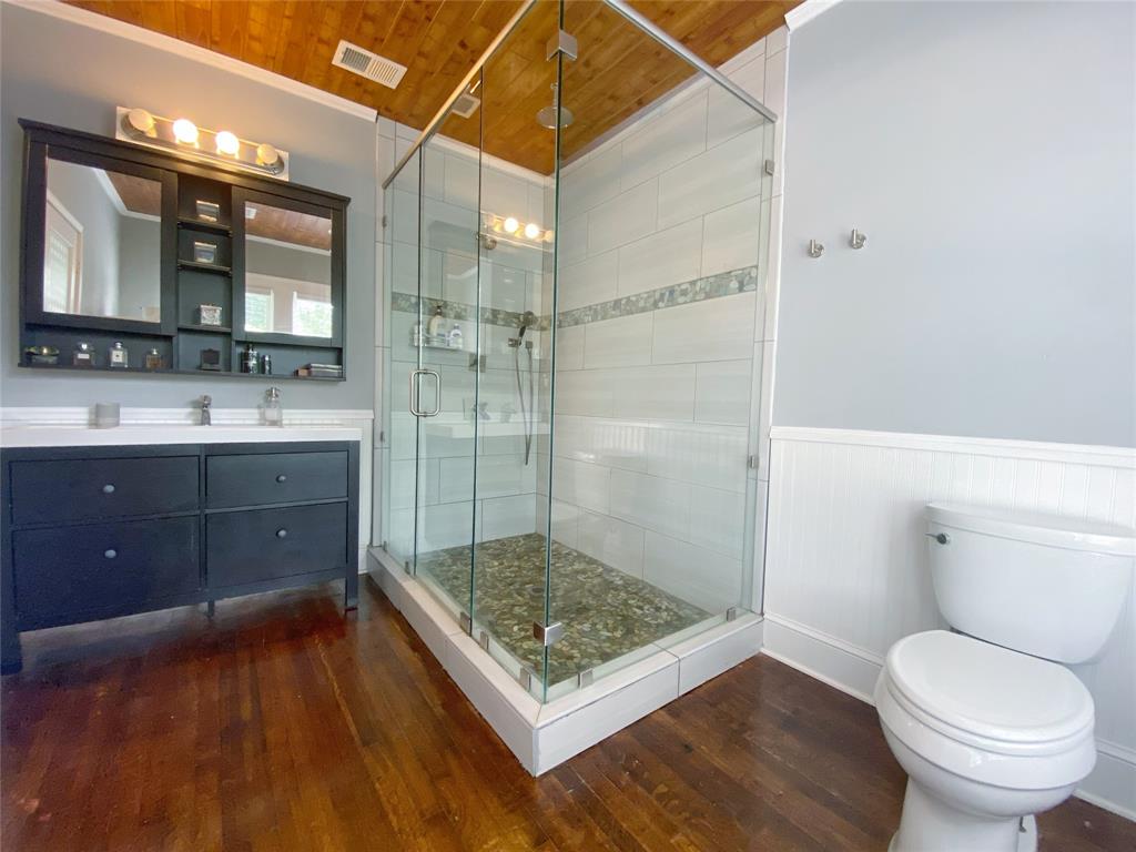 3467 Beverly Property Photo 8