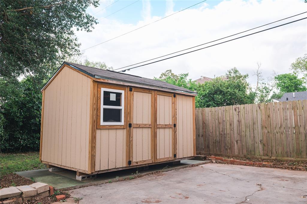 3467 Beverly Property Photo 15