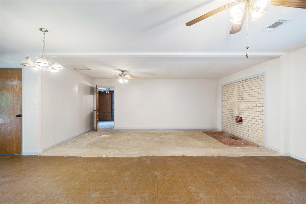 3546 E 2000 Road Property Photo 5
