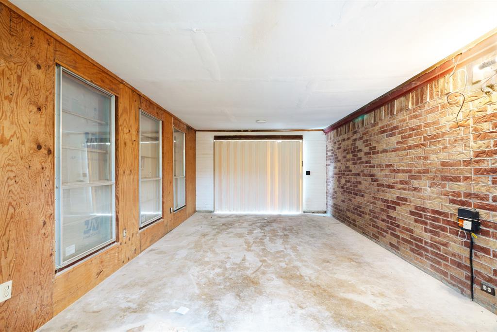3546 E 2000 Road Property Photo 11